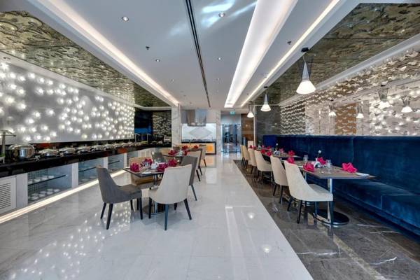 Royal Continental Suites Business Bay - Deluxe Apartments