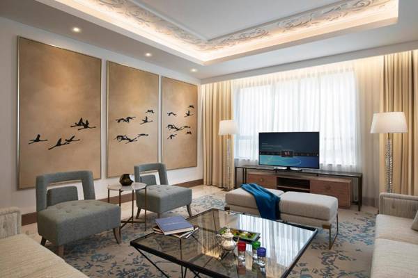 Al Jaddaf Rotana Suite Hotel
