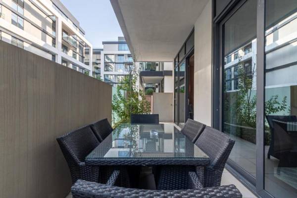 GuestReady - Blinding Lights