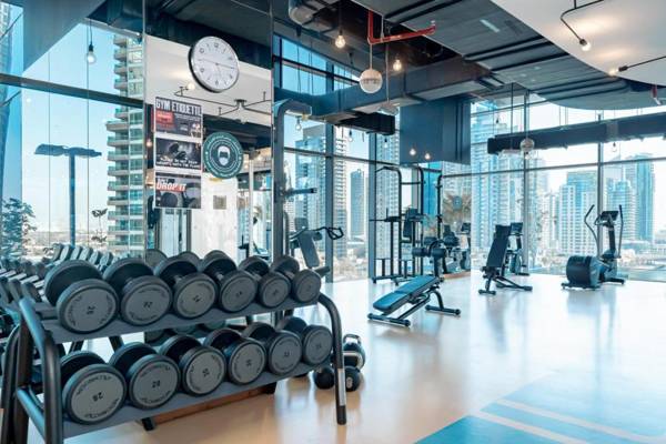 Unique bright studio with balcony in Marina Gate