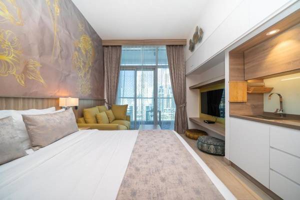 Design studio in Dubai Marina with views