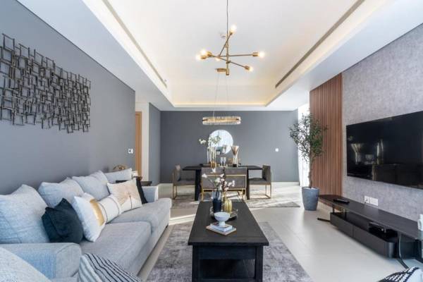 GuestReady - Black Lux Orchid