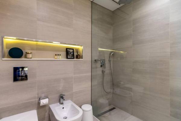 GuestReady - Black Lux Orchid