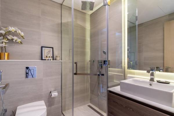 GuestReady - Black Lux Orchid