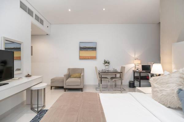 Elegant studio with nice views in DAMAC