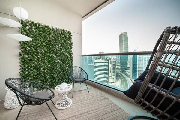 Charming apt. with views in Business Bay