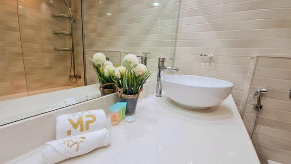 Splendid 1BR Apt with Marina View & Close to Metro