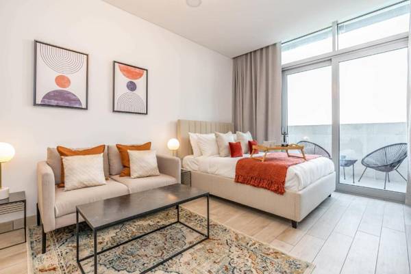 Burj Khalifa DIFC studio refurnished with pool & gym access