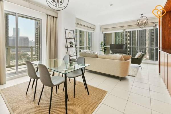 Keysplease Fountain View 2 B/R Apt @ the Heart of Downtown