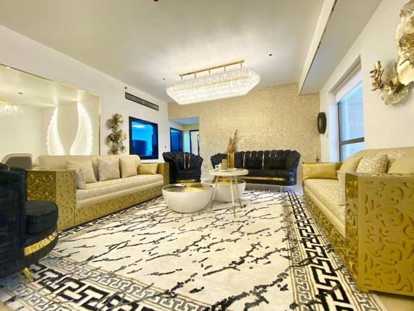 Deluxe Waterfront Roomy Apt Perfect for Groups