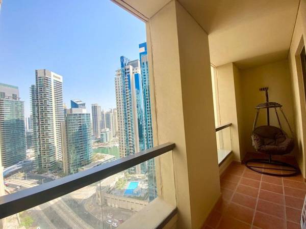 Deluxe Waterfront Roomy Apt Perfect for Groups