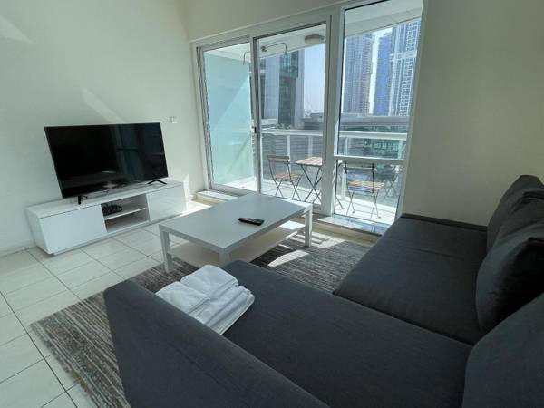 Spacious 1 Bedroom Apartment in JLT