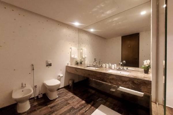 Exquisite 2 BR with stunning sea view Dubai marina