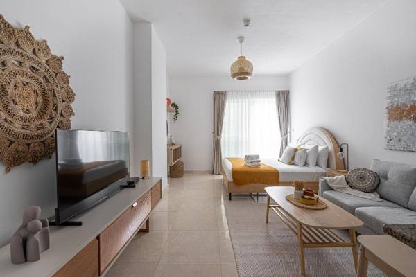 Very nice cozy studio in Business bay