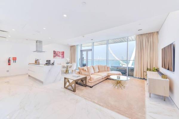 Luxury 2 BR Beachfront Apt with stunning sea views