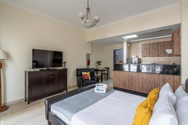 Cozy and quiet Studio nestled the Downtown Area