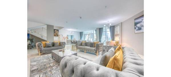 Luxurious 4 Bedroom Duplex Villa Apartment Near JBR