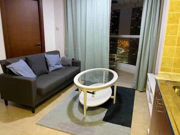 Near Metro - Lovely Modern 1 Bedroom in JLT