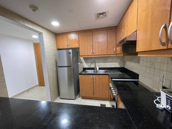 METRO - Premium Location Lovely 2 Bedroom In JLT