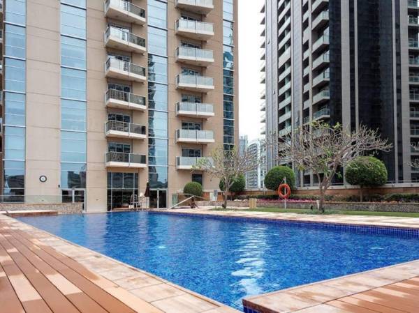 Astonishing 2BR in Dubai Marina - Sleeps 5!