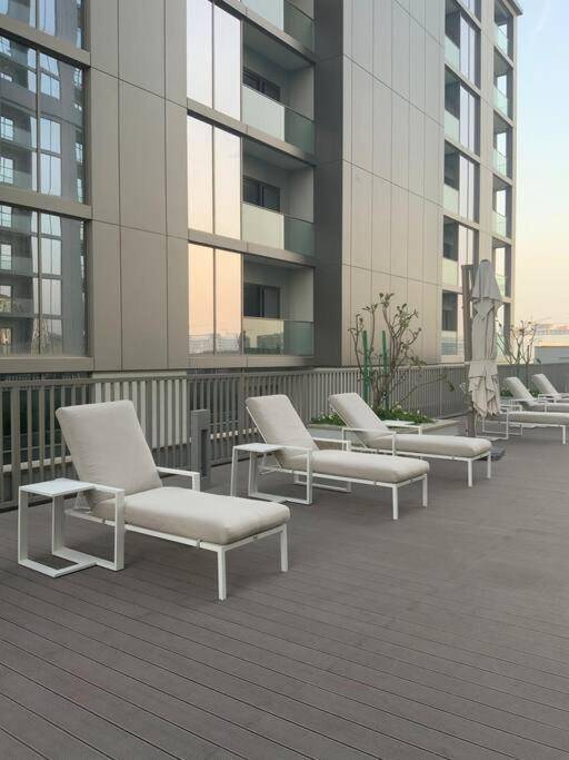 Spacious luxury 1 bedroom with double sofa sobha