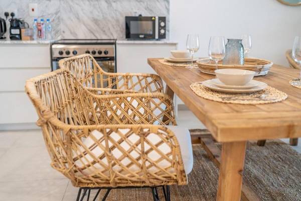 Beach Life Boho 1BR with Burj Al Arab View