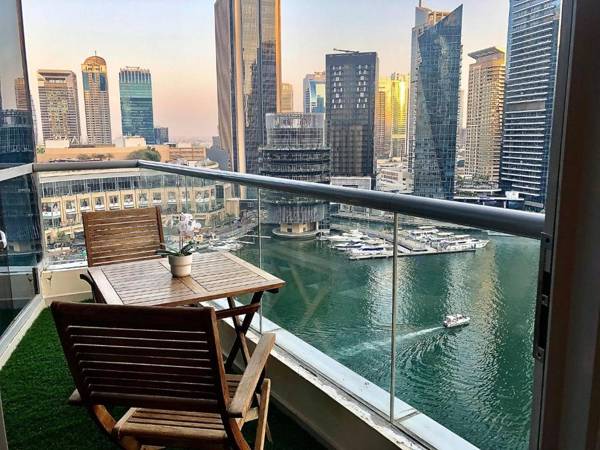 Cosy Little Studio With Marina partial Beach View