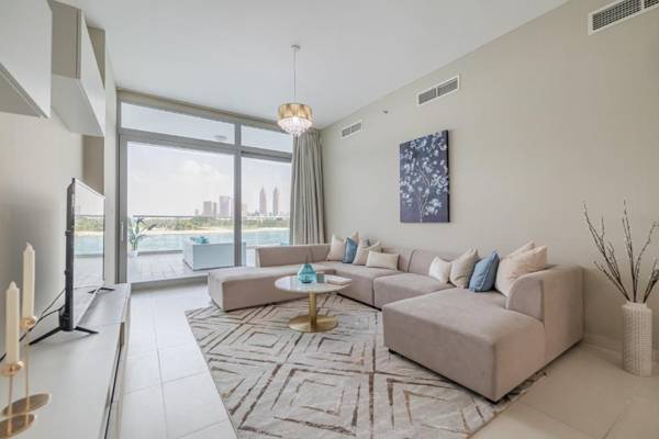 Hashtag Holiday Home - 2BDR apartment with full sea view and Dubai Marina view