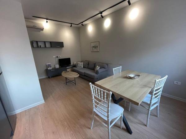 DownTown View Modern Apartment