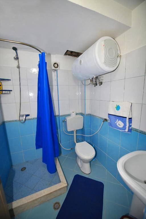 Lovely Apartment w/ AC + Bath. + Kitchen + Parking and Garden