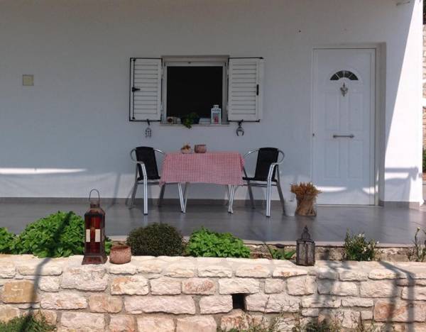 ELÉA Guesthouse himare