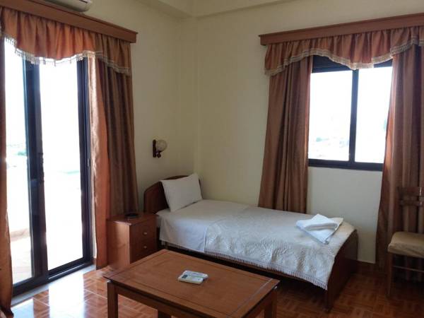 Qiqi Hotel