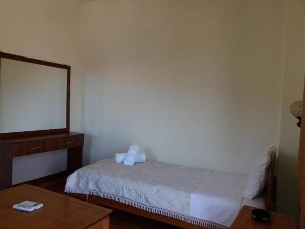 Qiqi Hotel