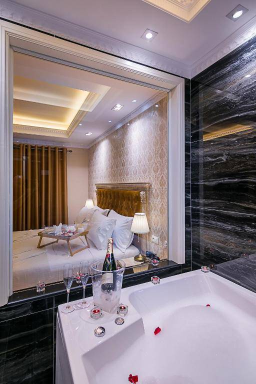 Legacy Boutique Hotel & Apartments