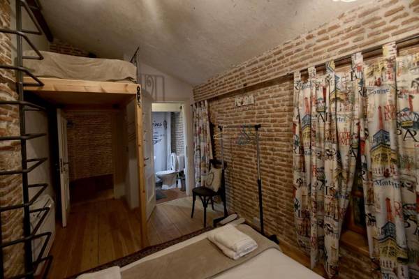 Le Petit Secret Korce Albania