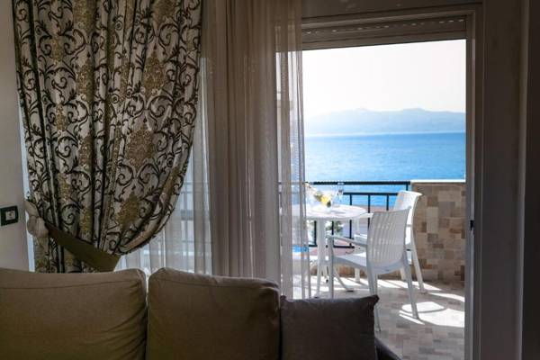 Sion Saranda Apartment 21  a three bedroom apartment in the center of the city