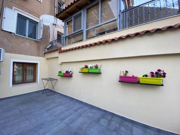 Saranda Beach Apartment