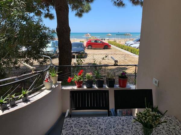 Beachfront apartment Ridi Ground floor