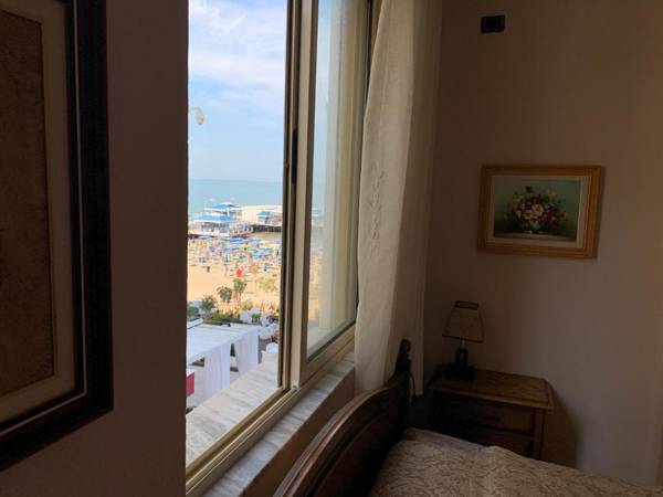 Beachfront apartment Ridi