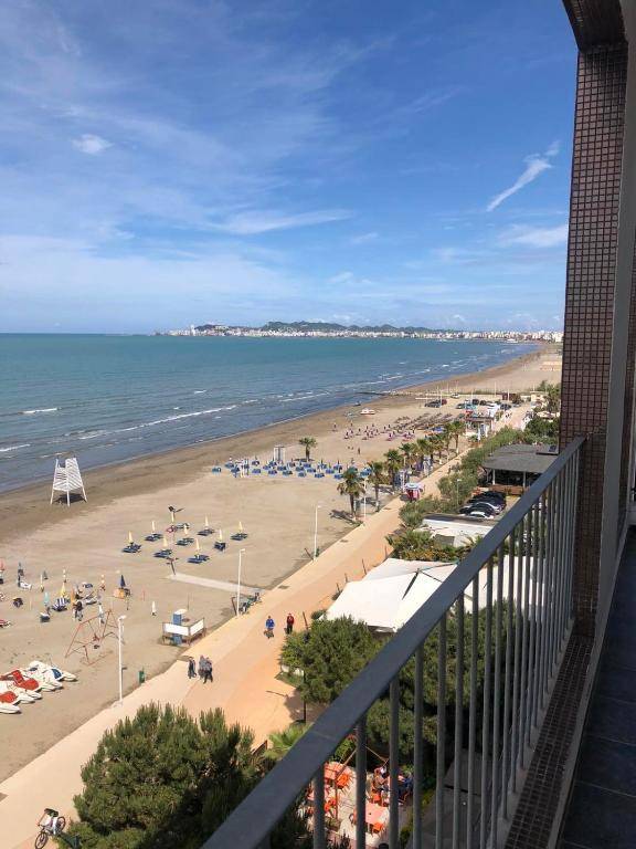 viki sea view apartment