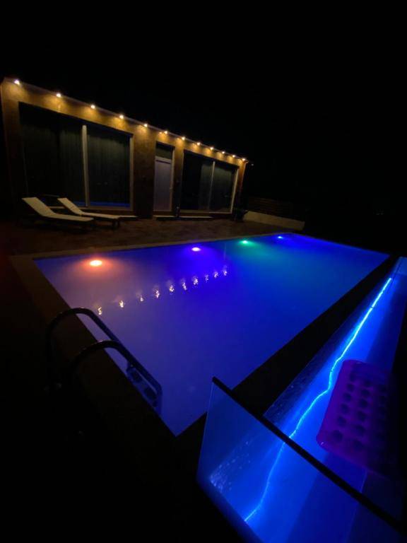 luxury villa swimming pool Gjiri Lalzit