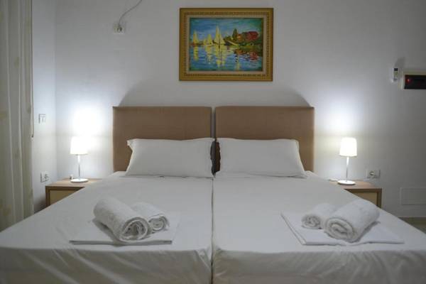 Kela's SEAVIEW Studio Apartment