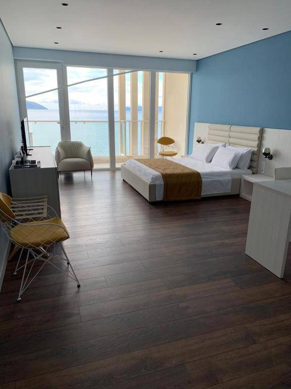 Mini Hotel & Maxi Room