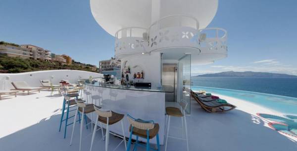 Bougainville Bay Hotel