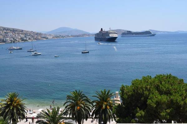 Elena Rooms and Apartments