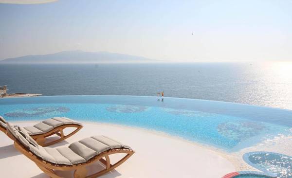 Luxury Diva Saranda Bougainville