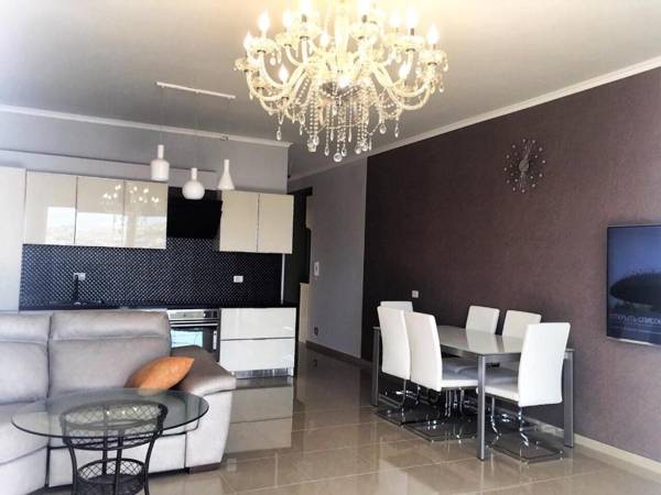 Royal Queen and King Luxury apartment