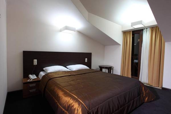 Cascade Hotel