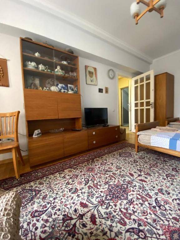 #SARYAN#WINE STREET#OLD CITY