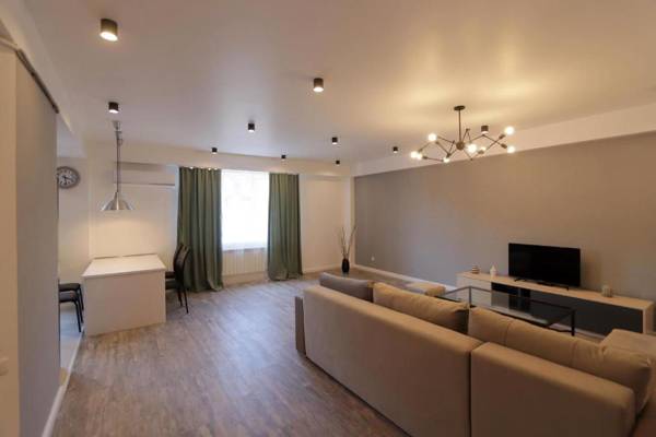 2 bedroom apartment near Northern Avenue